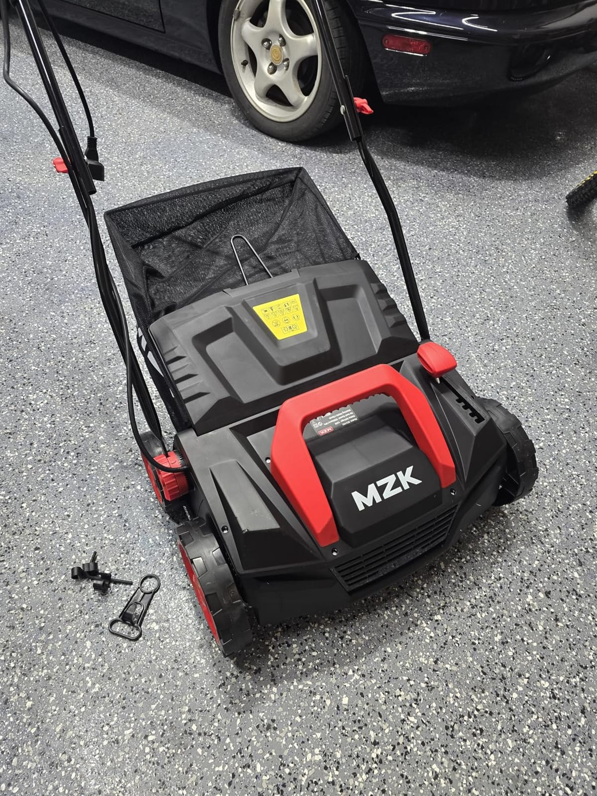 MZK Lawn Dethatcher Electric Scarifier with Bag,15In(RED) customer photo 2