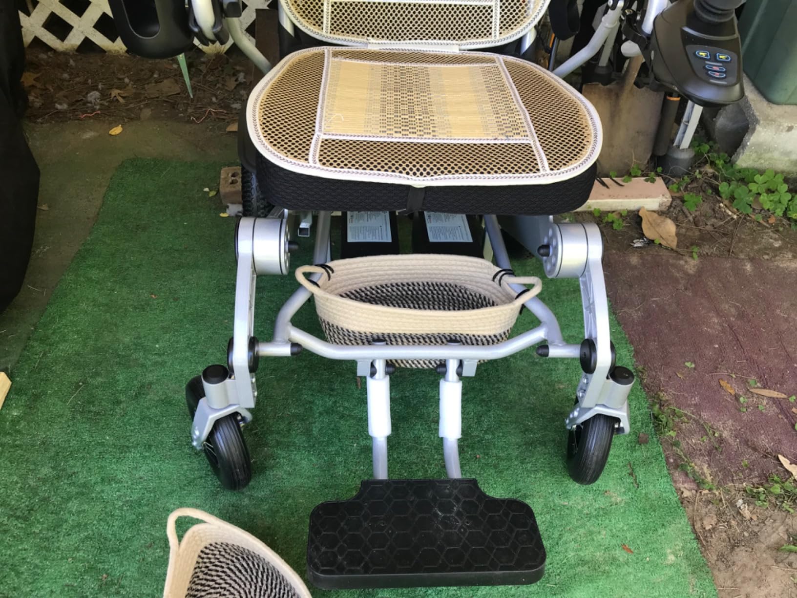 Aotedor Electric Wheelchair for Adults,39 lbs Lightweight Foldable Power Wheelchair, Airline Approved,11 Miles Travel Range, 400W Brushless Motor, Portable Mobility Chair for Seniors customer photo 1