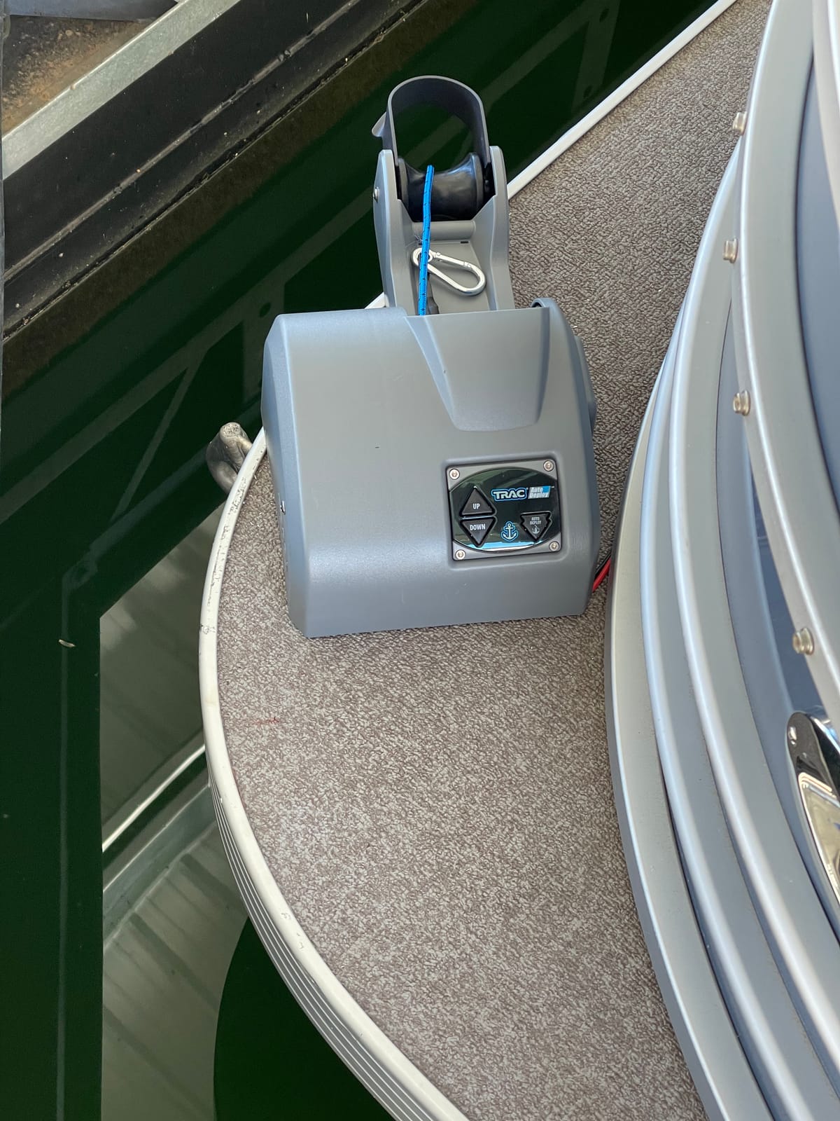TRAC-Outdoor Products Angler 30 AutoDeploy-G3 Electric Anchor Winch - Anchors Up to 30 lb. - Includes 100-feet of Pre-Wound Anchor Rope with Use (69004), Gray, Normal customer photo 1