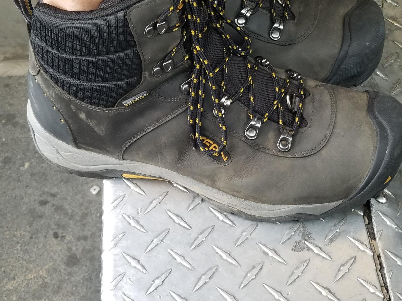 KEEN Men's Revel III Mid Height Waterproof Insulated Hiking Boot customer photo 2