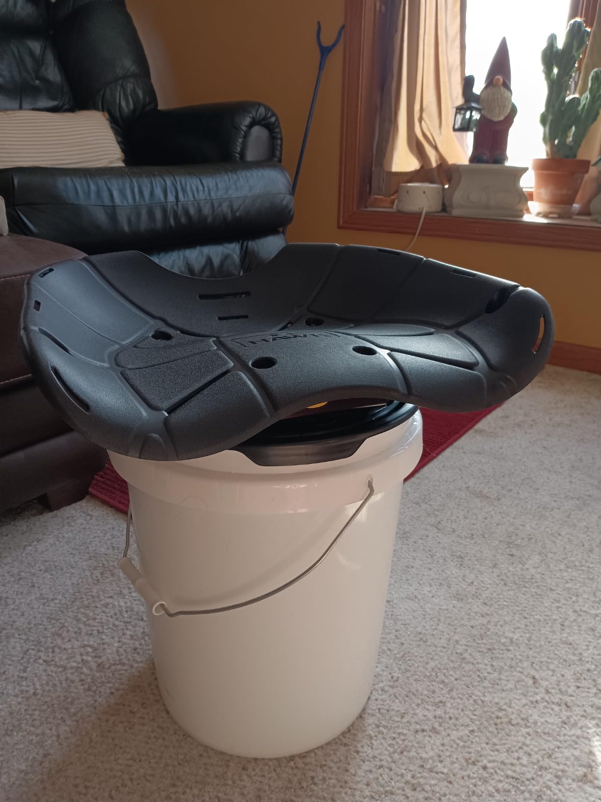 Hawk Ergo 360 Degree Bucket Top Seat - Silent Lightweight Comfortable Swiveling Portable Chair for Camping, Hunting, Fishing | Easily Mounts to Bucket customer photo 1