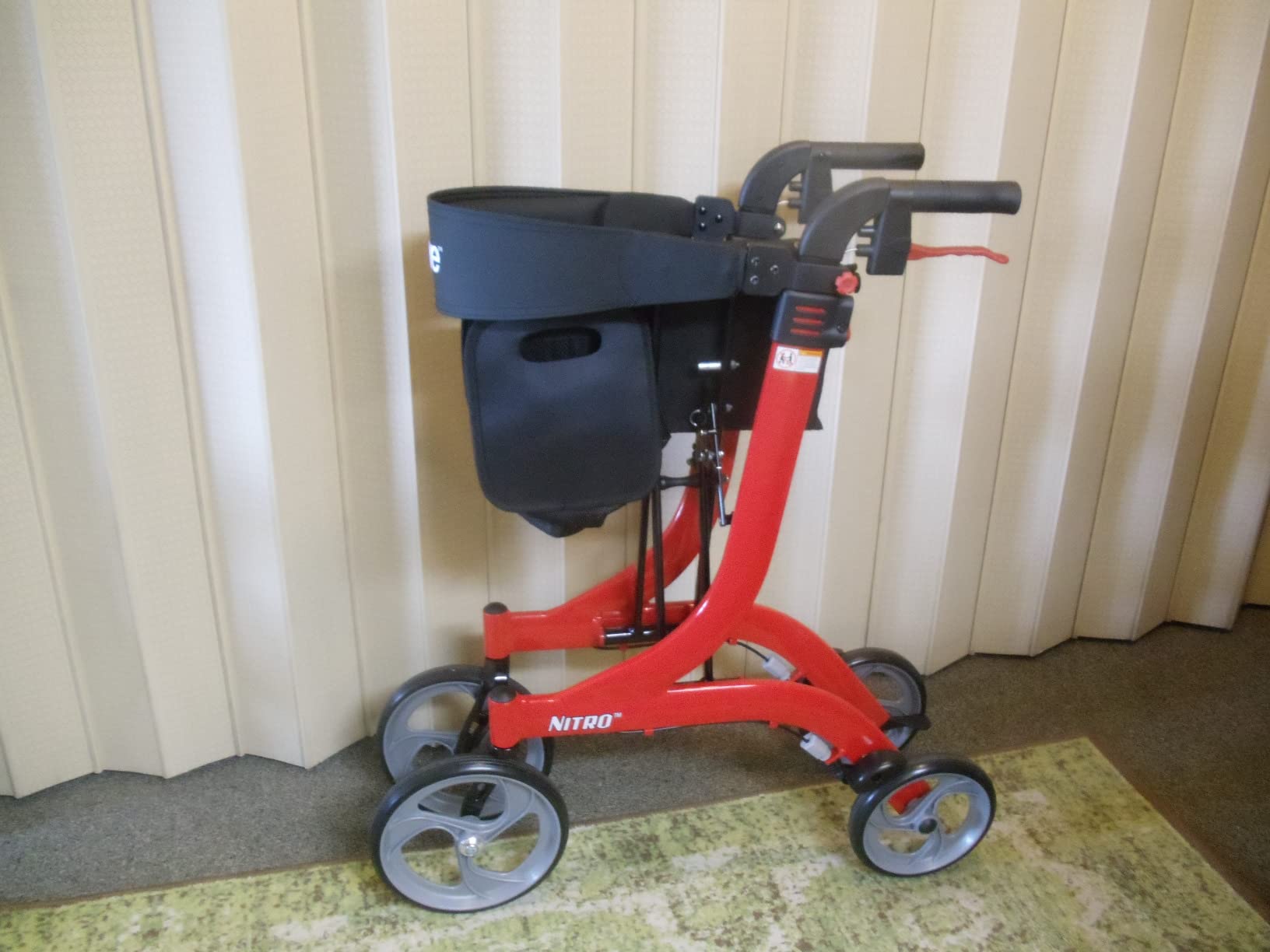 Drive Medical RTL10266CF Nitro Elite CF Rollator Walker with Seat, Black customer photo 1