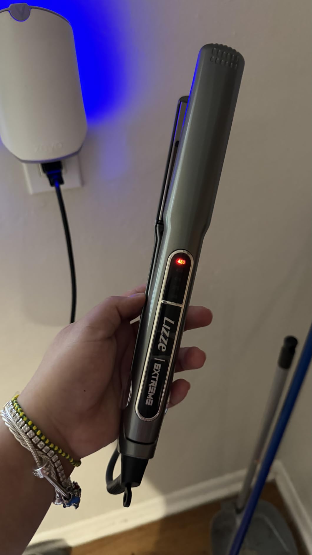 Lizze Extreme Professional Hair Straightener | Original Nano Titanium Technology Straightens Dry, Frizzy Hair Curls | 250 Deg. C. (480'f) - 110 Volts : Beauty & Professional Care customer photo 2