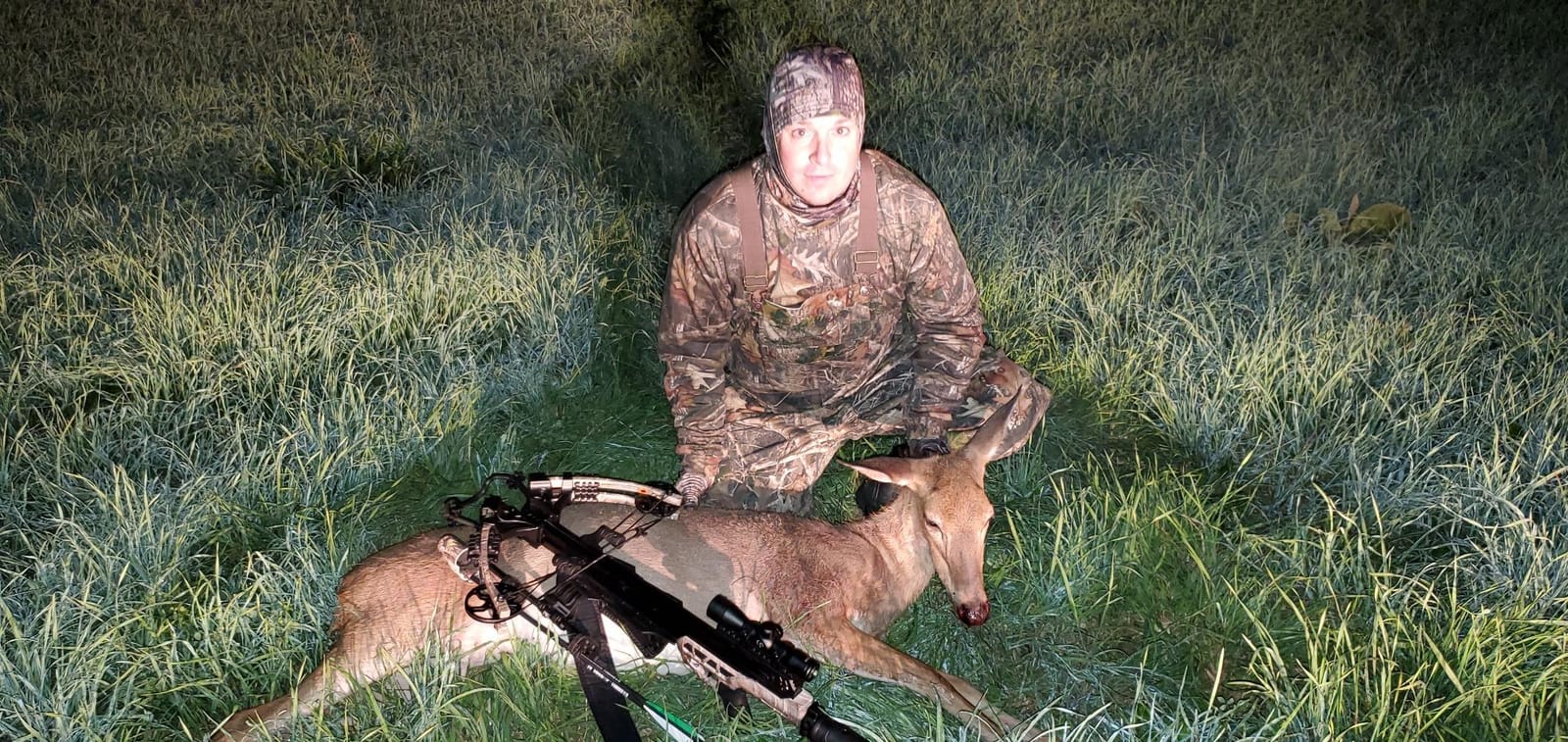 REEGOX Crossbow Bolts 16/18/20 inch Bio Crossbow Arrows with Moon Nocks and Removable Tips (Pack of 12) customer photo 2