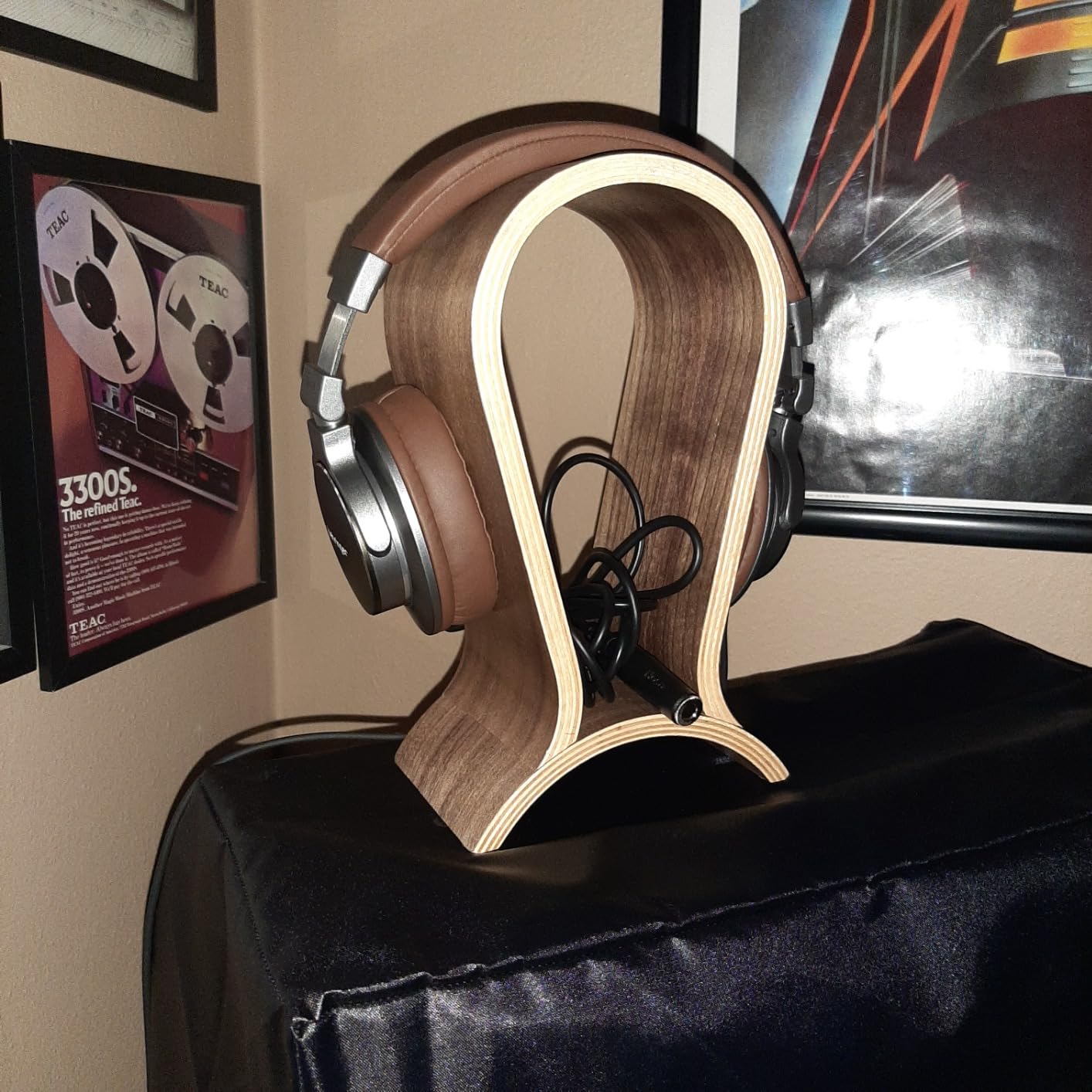 Headphone Stand Wood, Headset Stand for Desk, Walnut Gaming Headphone Holder Compatible for Sennheiser, Bose, Beats, Razer, AKG, Airpod Max, HyperX, Sony PS4 et. customer photo 1