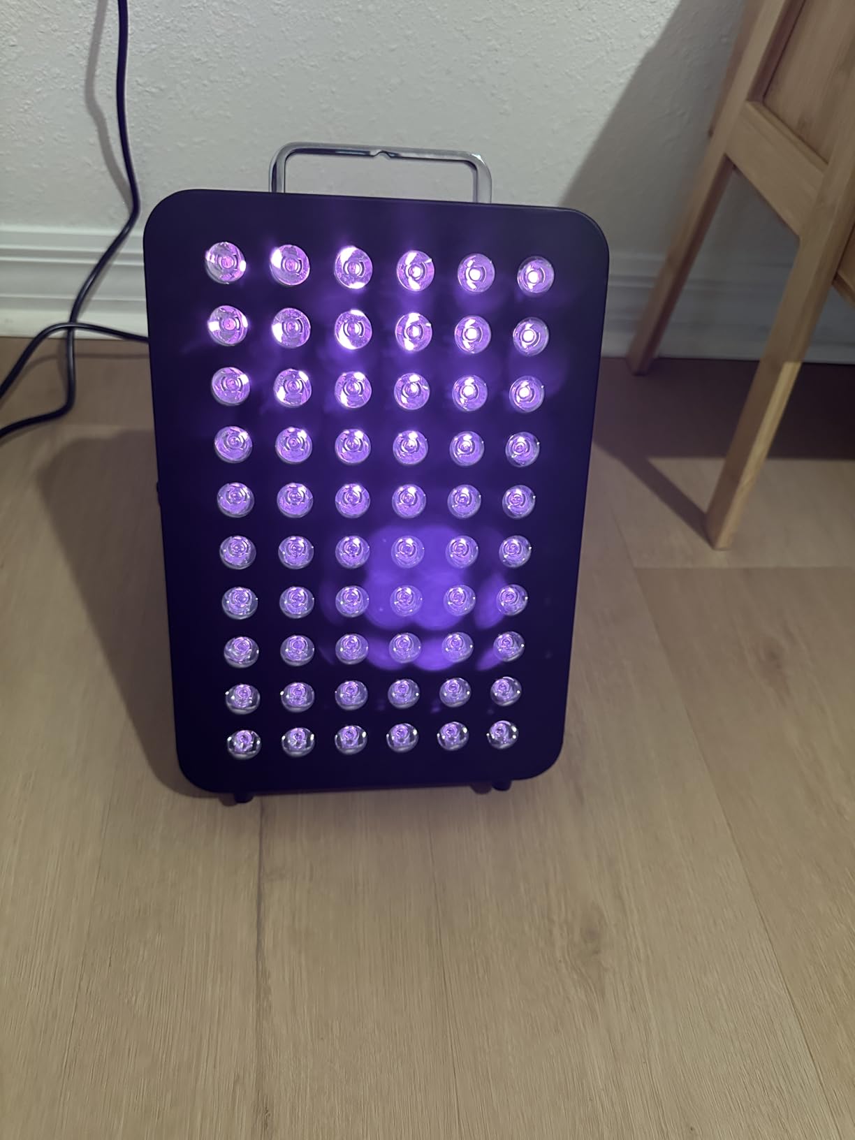BestQool Red Light Therapy Panel, 660nm Red & 850nm Infrared Light, 105W customer photo 2