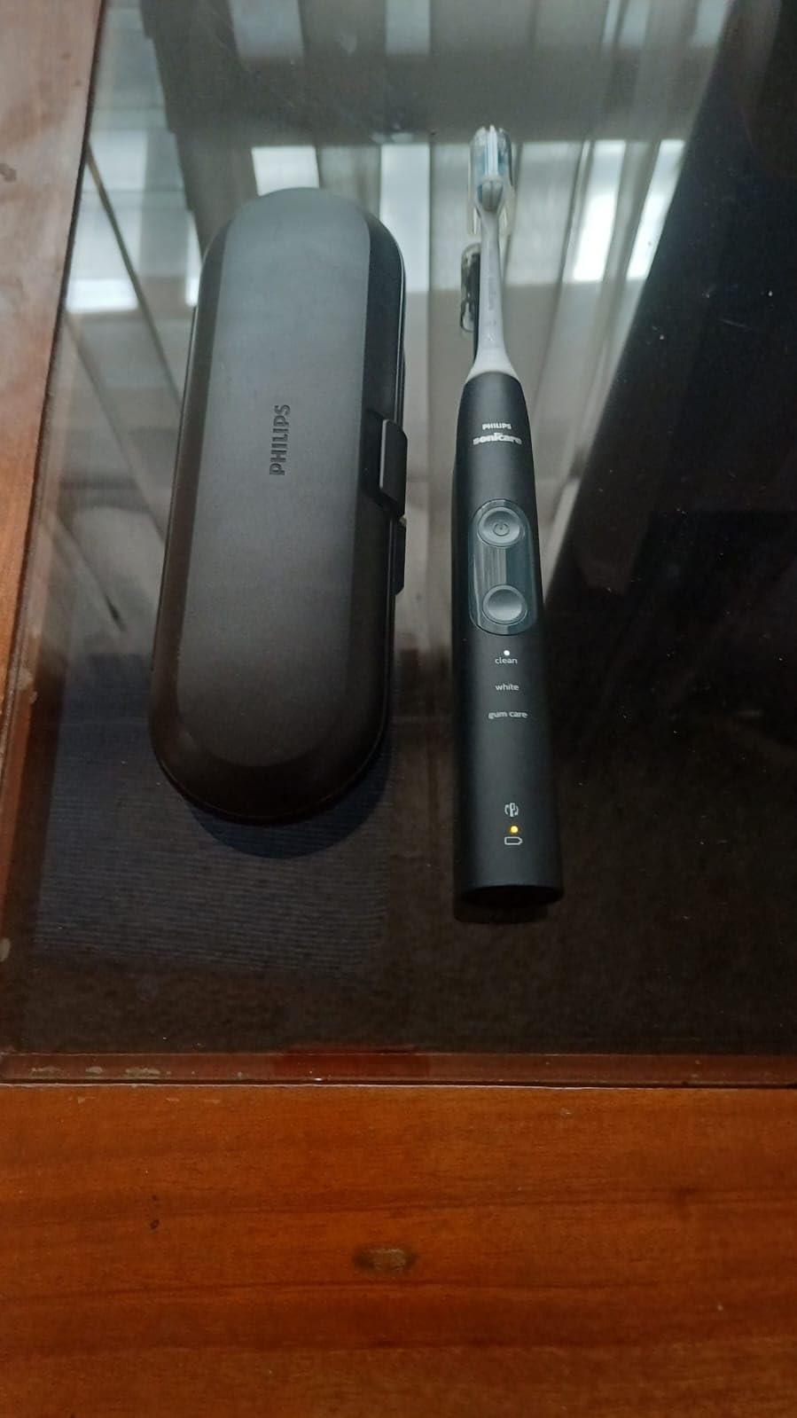 Philips Sonicare 5300 Rechargeable Electric Toothbrush, 3 Brush Head, Black customer photo 1