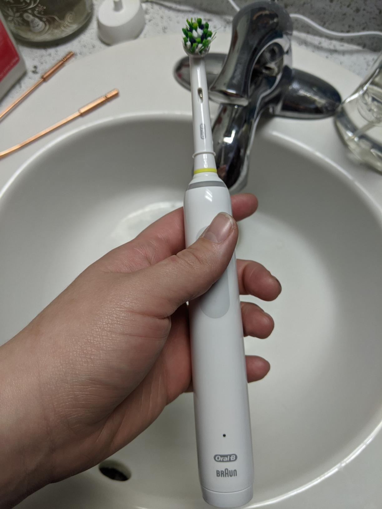 Oral-B Smart 1500 Electric Power Rechargeable Battery Toothbrush, Black customer photo 1