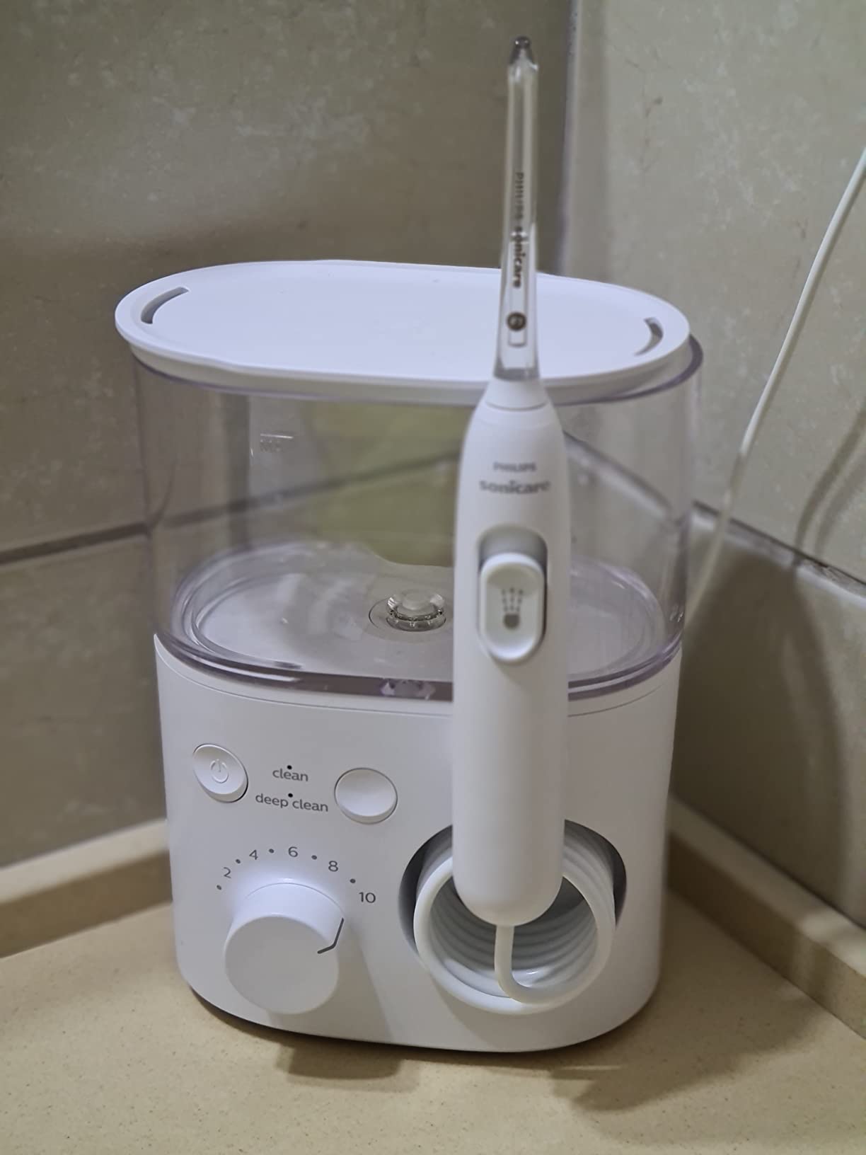 Philips Sonicare Countertop Power Flosser 5000, 2 Nozzles, White customer photo 1