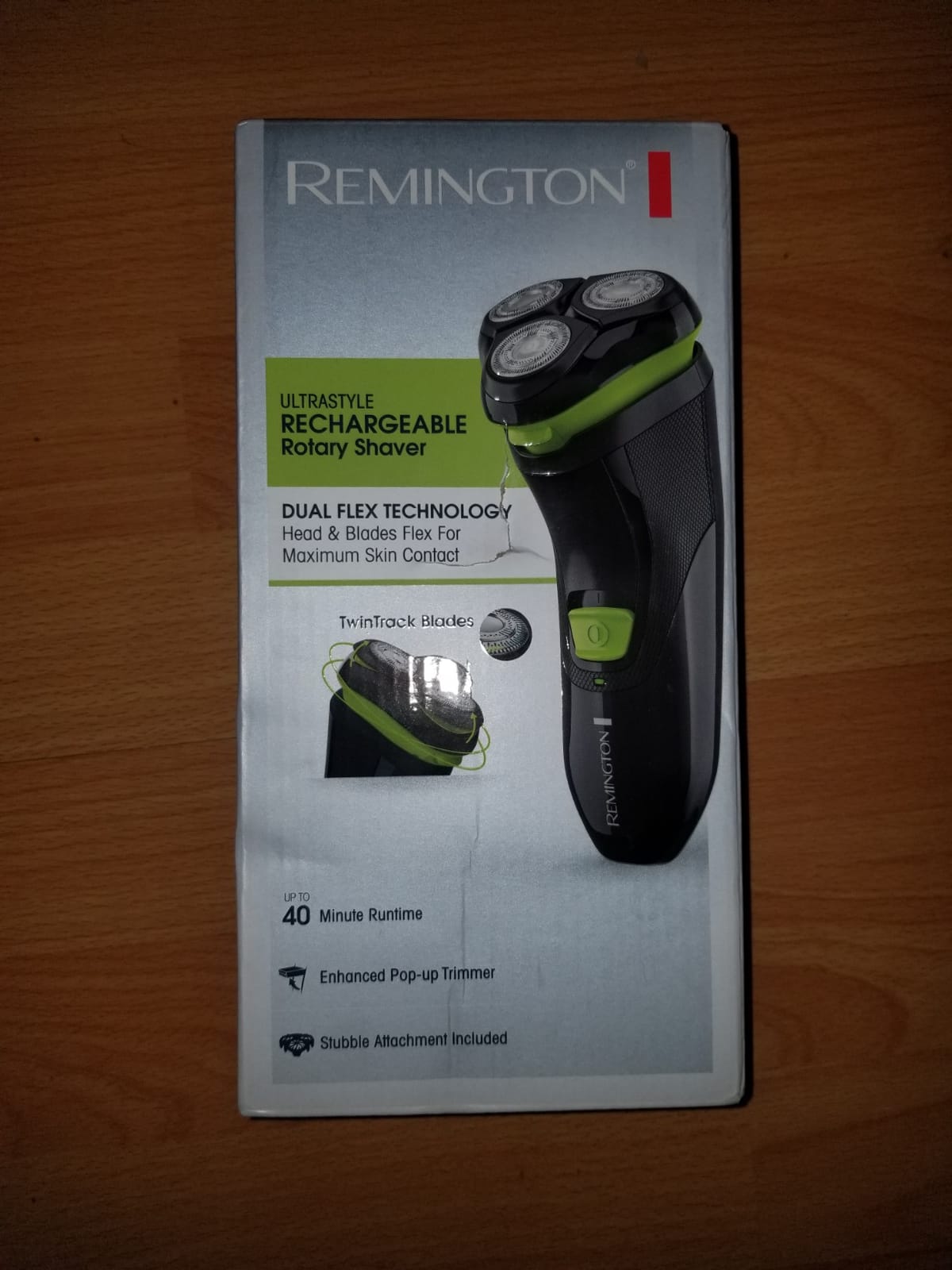 Remington Ultrastyle Rechargeable Rotary Shaver, Black and Neon Green customer photo 2