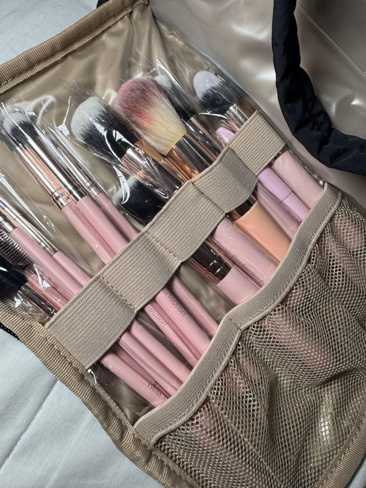 Real Perfection Makeup Brush Set 16 Pcs with 1 Eyebrow Razor Premium Synthetic Foundation Powder Concealers Eyeshadow Blush Makeup Brushes Make up Brushes Kit (Pink) customer photo 1