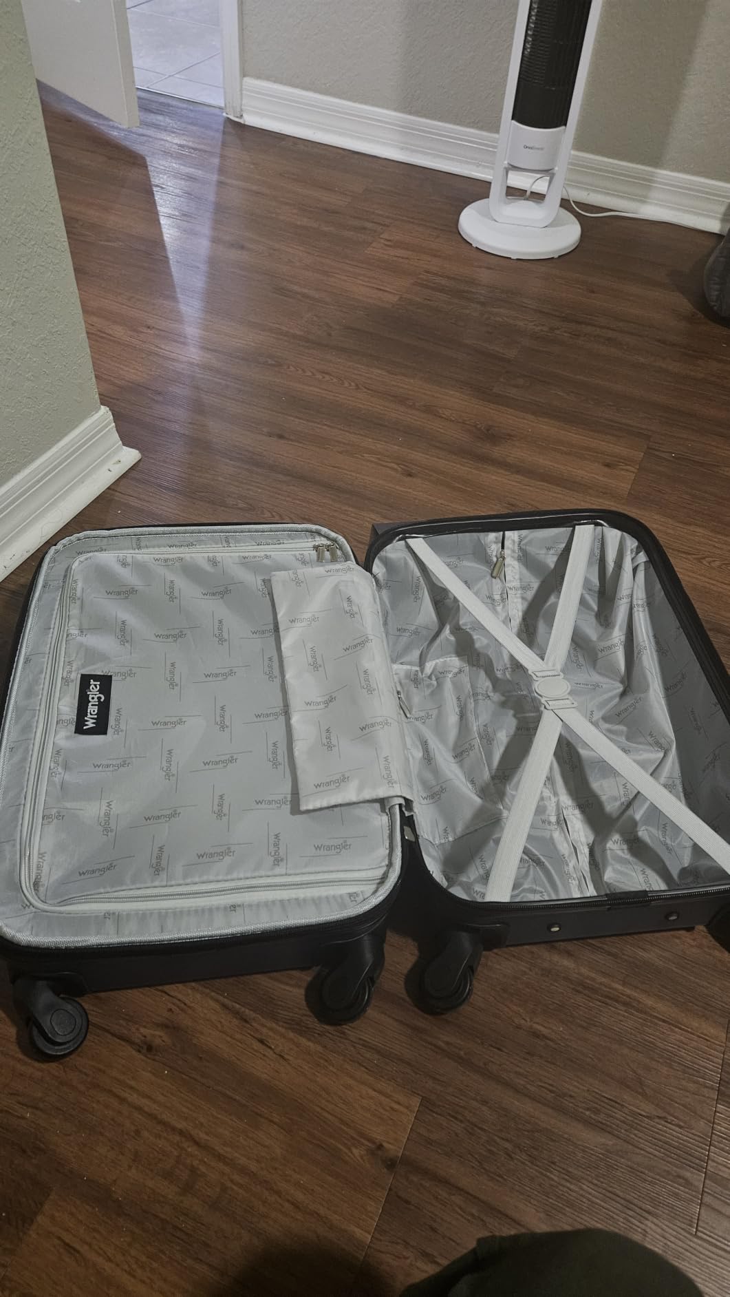 Wrangler Smart Spinner Hardside Luggage, 2 Piece Set, Teal customer photo 1