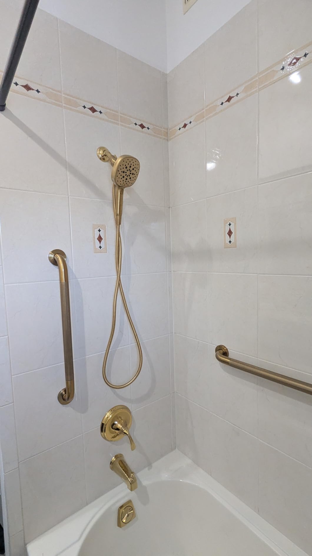 24 Inch Anti Slip Shower Grab Bar, Munzong Stainless Steel Bathroom Grab Bar, Satin Brushed Nickel Knurled Bathroom Balance Bar,Safety Hand Rail Support Handicap Elderly Senior Assist Bath Handle customer photo 2