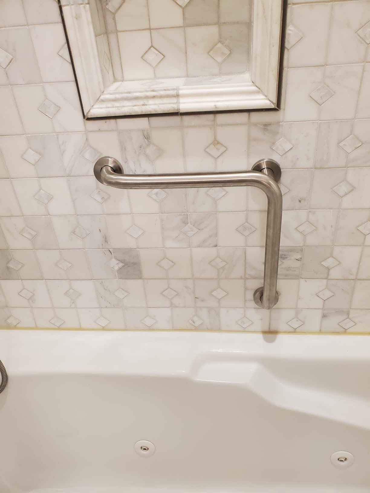Homewerks 068 HW11442SS 42 inch Bathroom Grab Bar with 1-1/4 Inch Diameter and Concealed Screws ADA Compliant, Stainless Steel customer photo 1