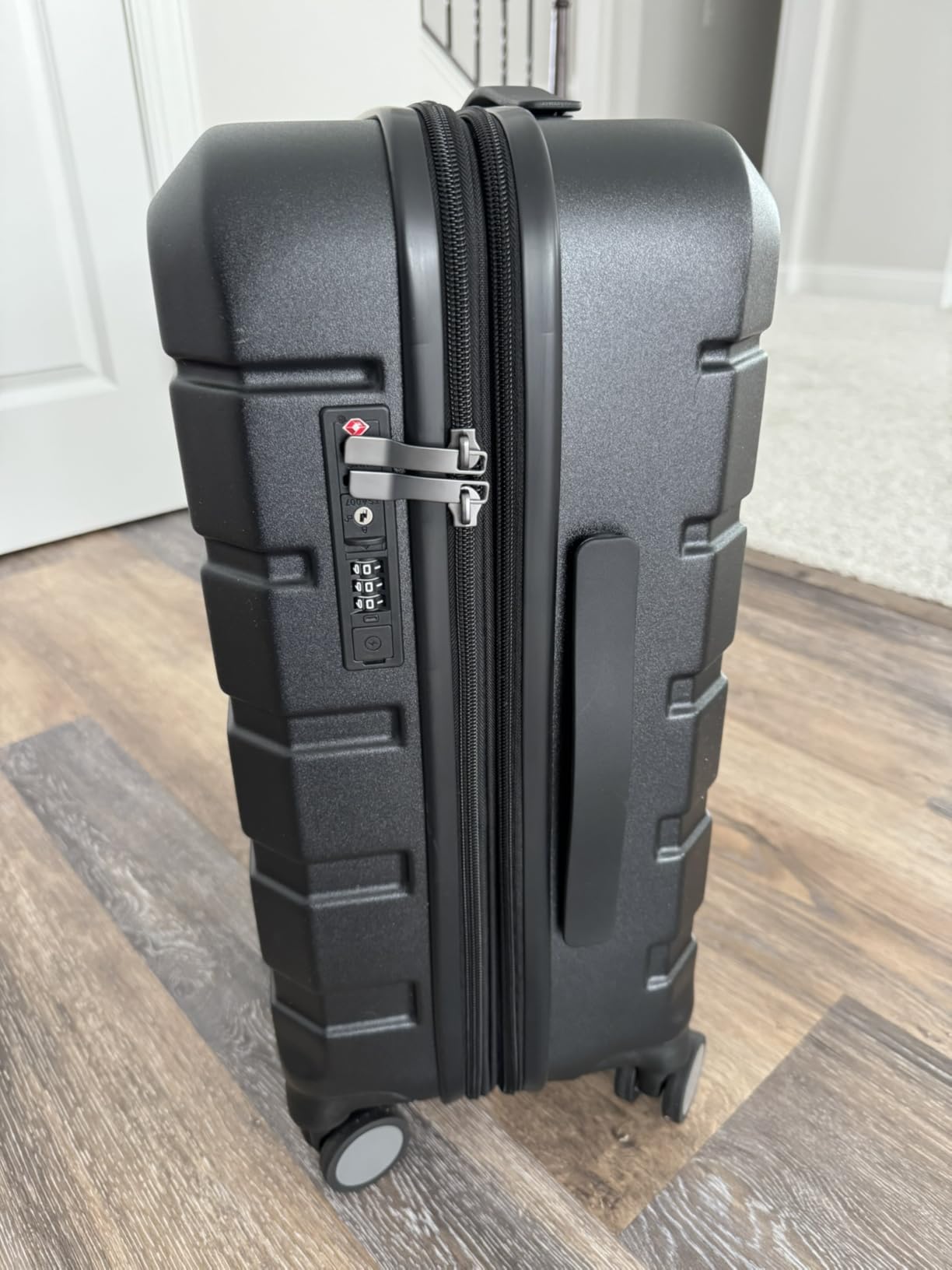 KROSER Hardside Expandable Carry On Luggage with Spinner Wheels & Built-in TSA Lock, Durable Suitcase Rolling Luggage with USB Port, Carry-On 20-Inch, White customer photo 1