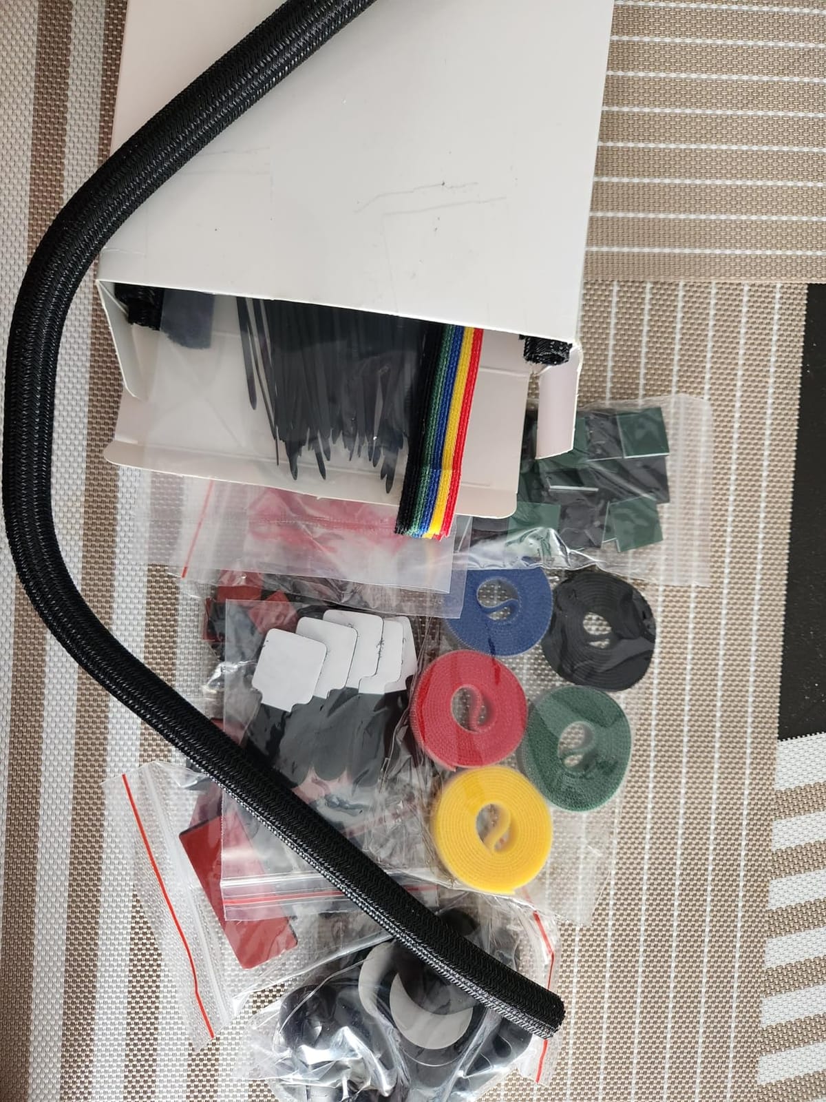 ELII 300PCS Cable Management Kit,4 Cable Sleeve 35 Cable Clips customer photo 2