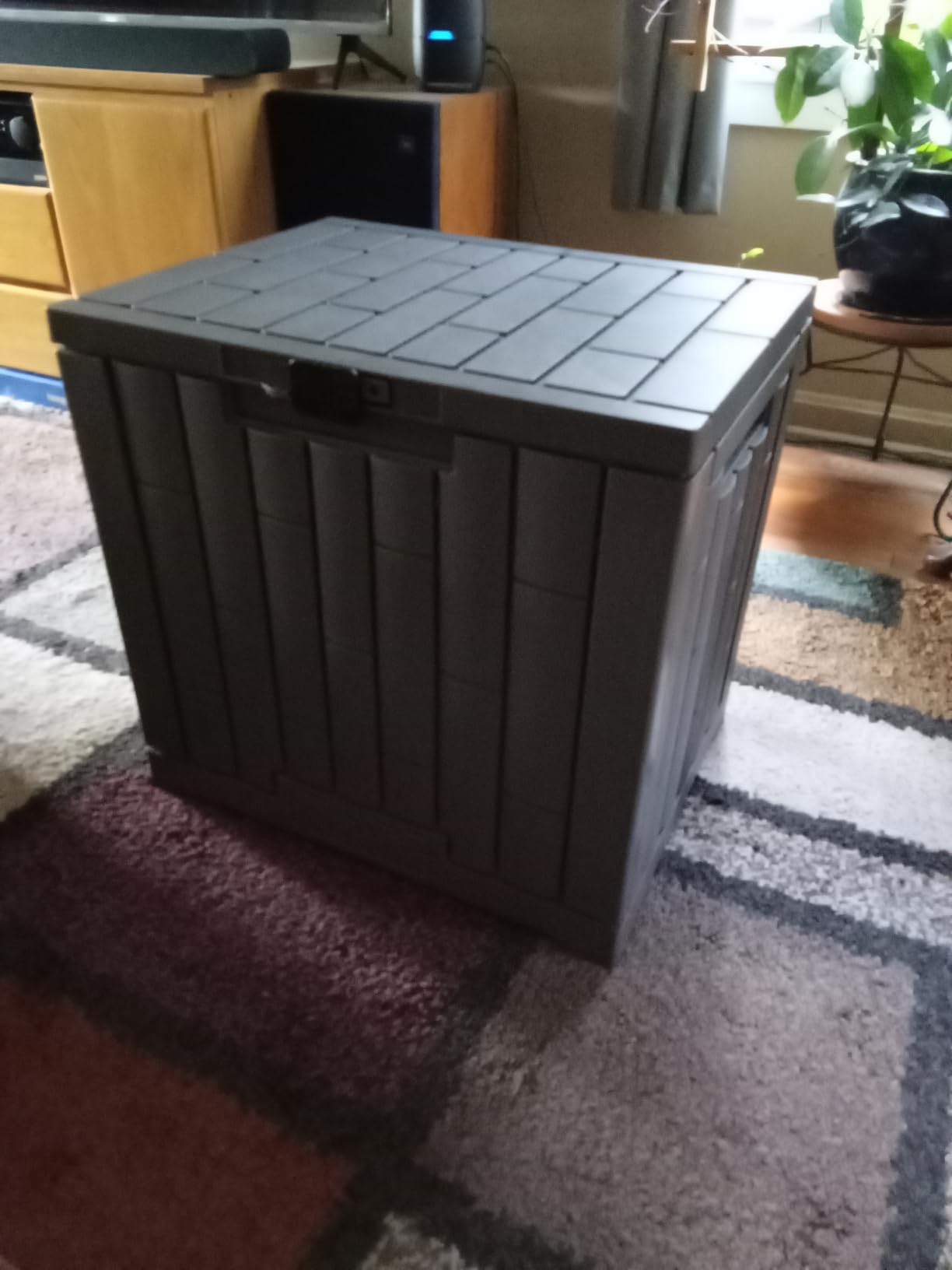 EAST OAK 31 Gallon Outdoor Storage Box, Waterproof Deck UV-Resistant Resin Bin for Patio Cushions, Garden Tools, Accessories & Package, Lockable Wind-Resistant Lid, Steel-Reinforced, Black customer photo 1