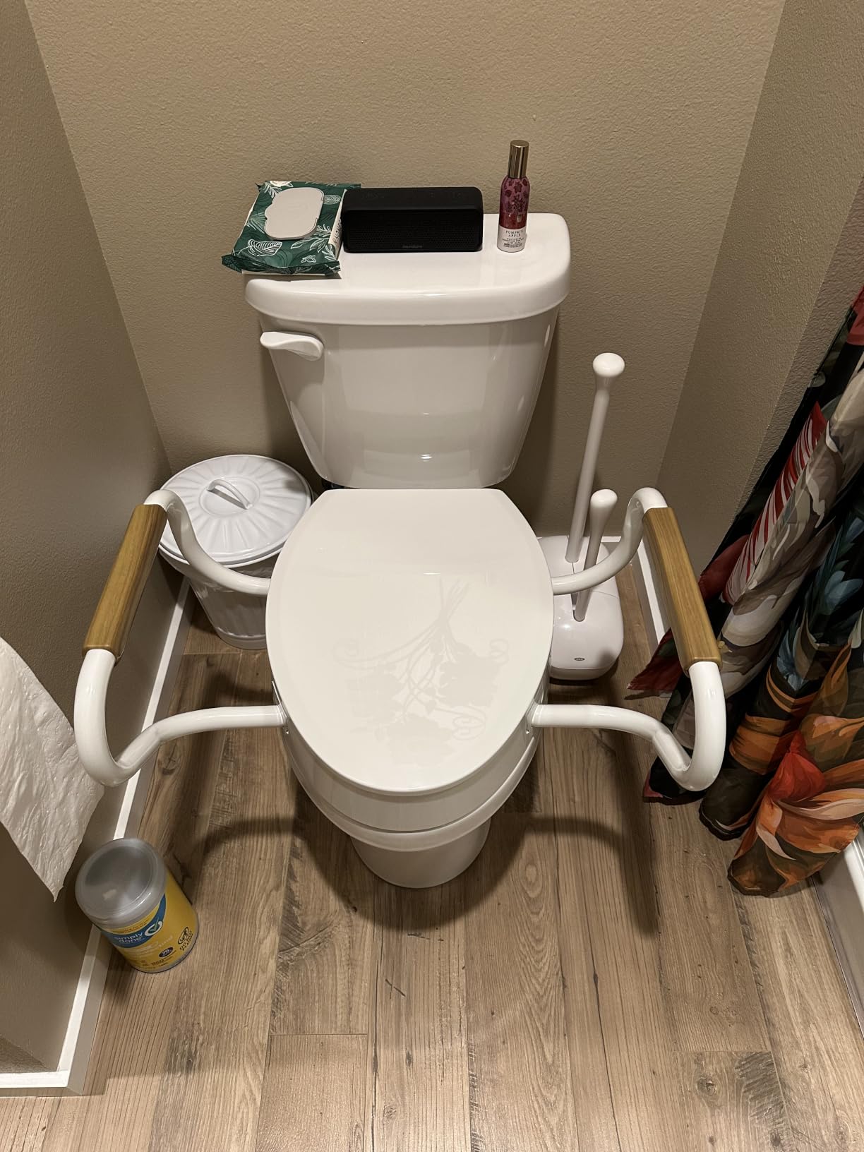 Lunderg Solva Raised Toilet Seat with Handles - Elongated - Adds 3 Inches customer photo 1