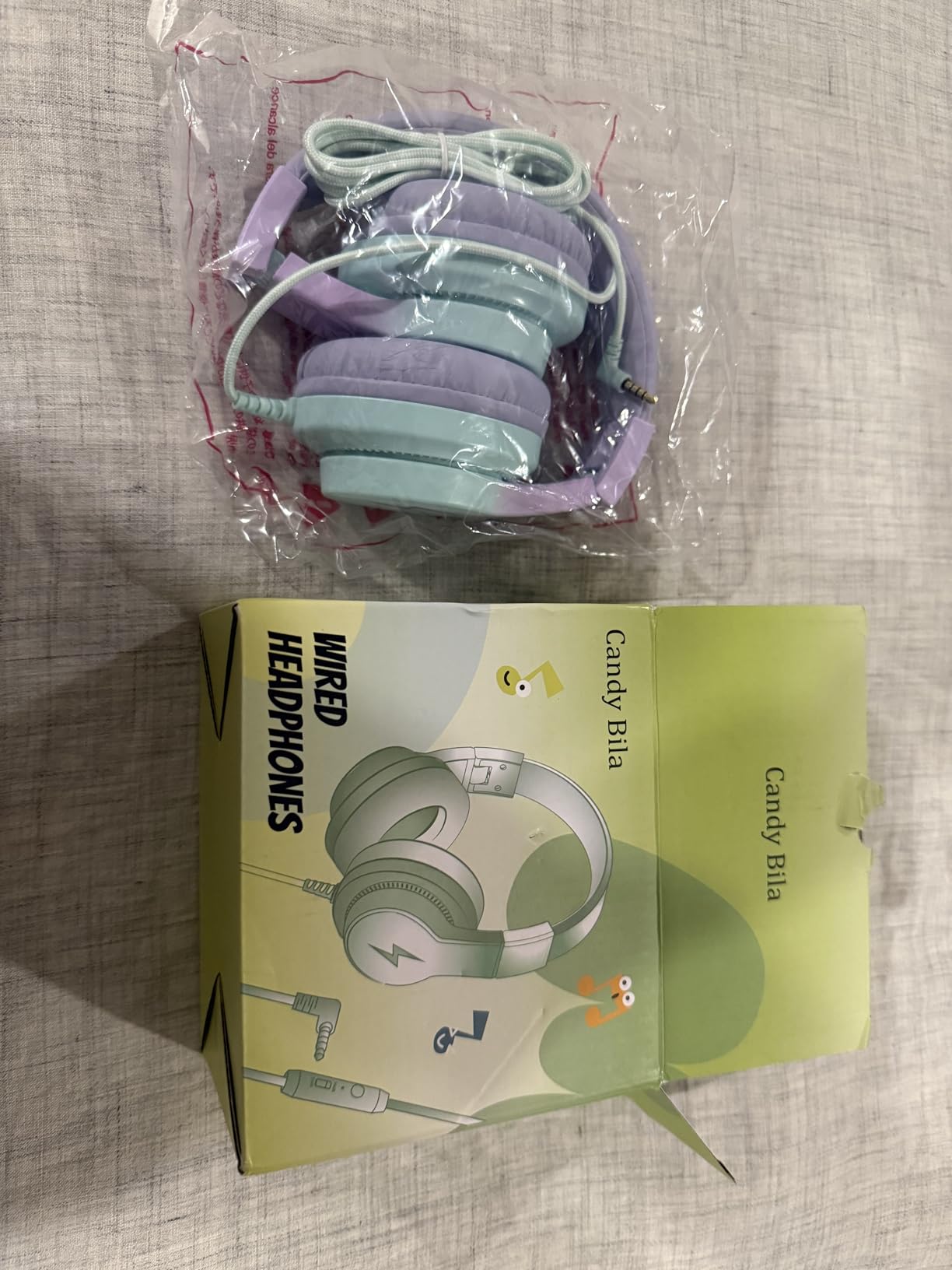 Candy Bila Wired Kids Headphones with Microphone, 85dB Safe Volume customer photo 1