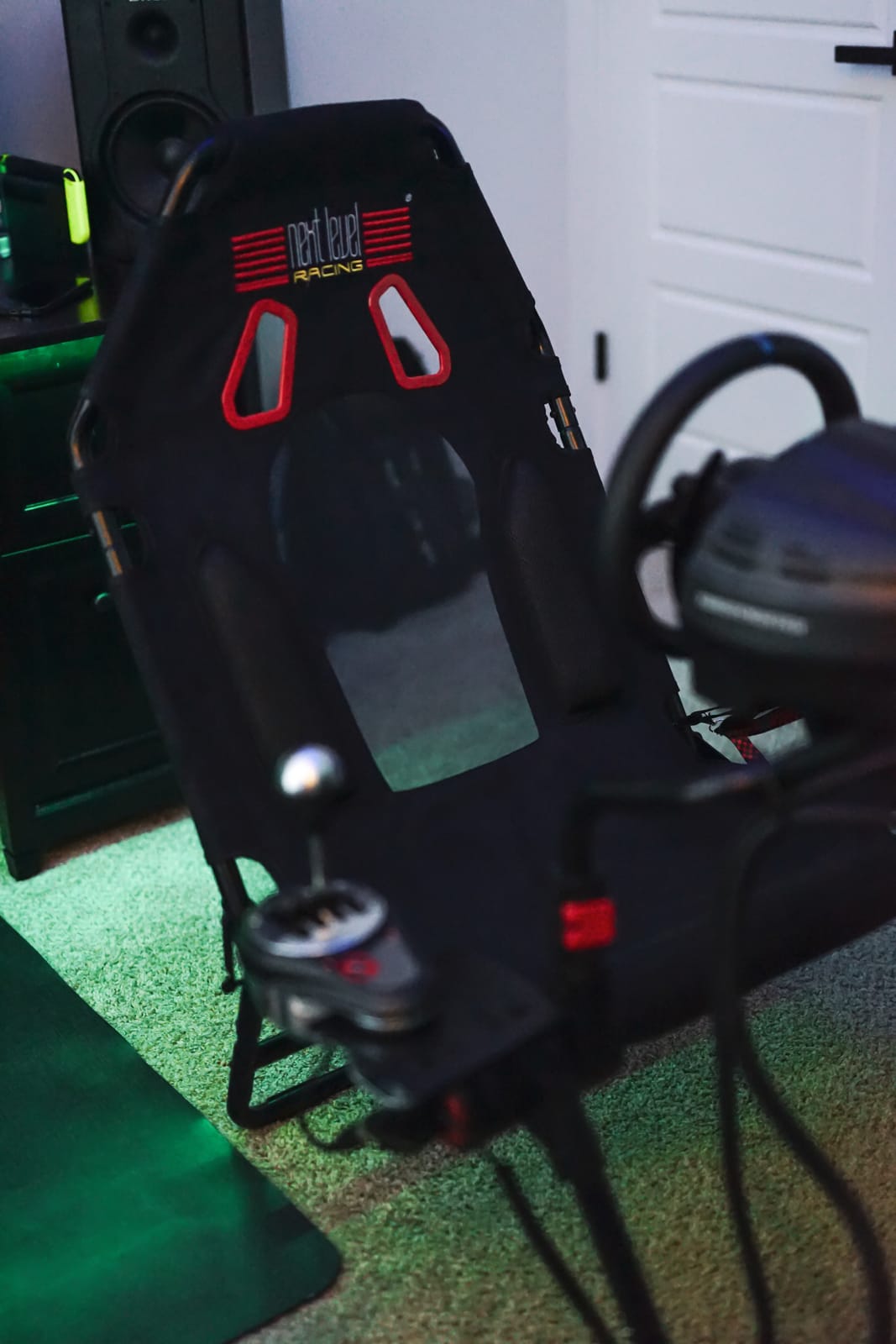 Next Level Racing GTlite Foldable Simulator Cockpit – Grey Edition (NLR-S021GR) customer photo 2