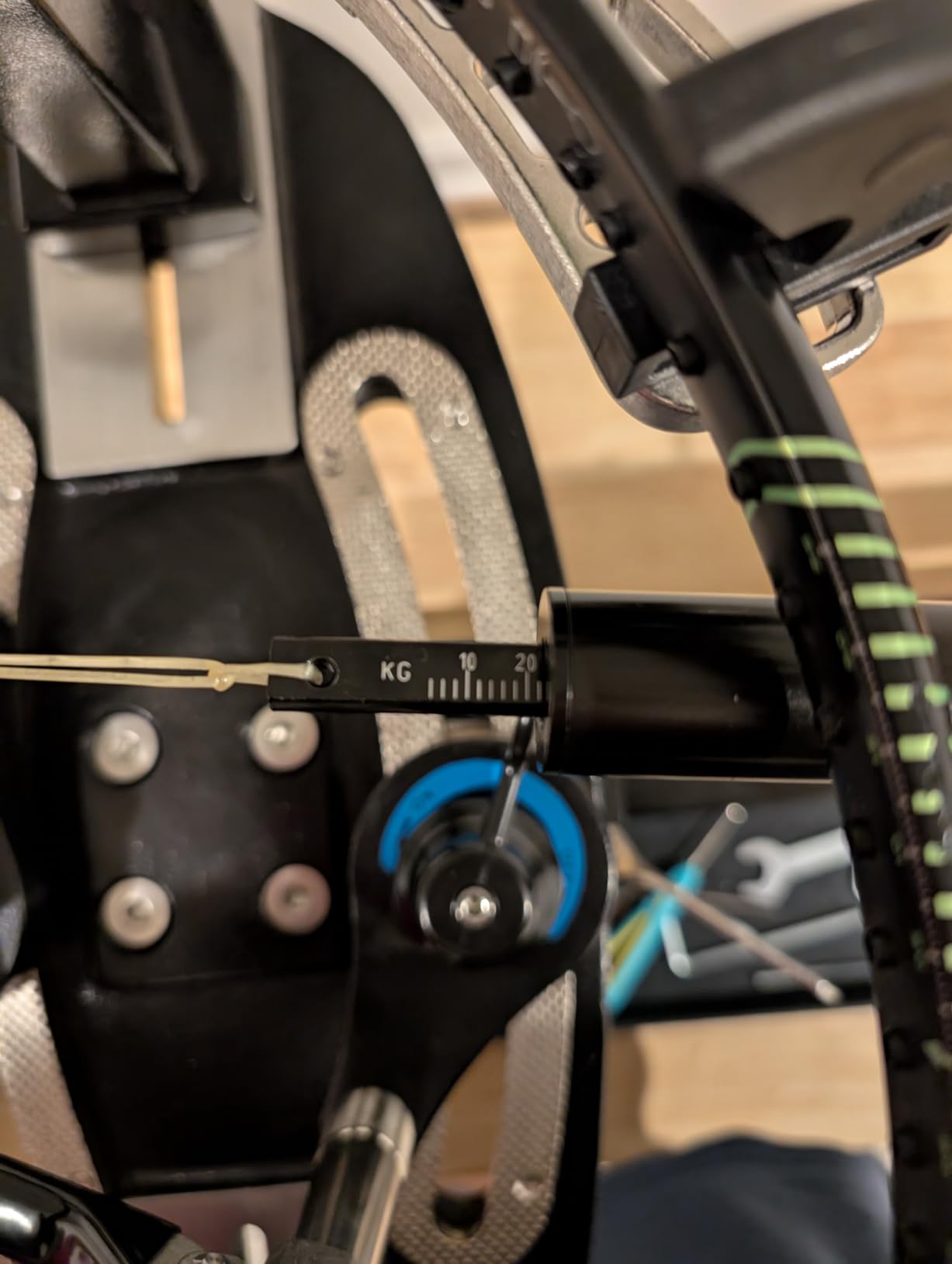 GT-160 Tennis Racket Stringing Machine Manual Desktop Progression Racket String Tools, with Tools and Accessories customer photo 2