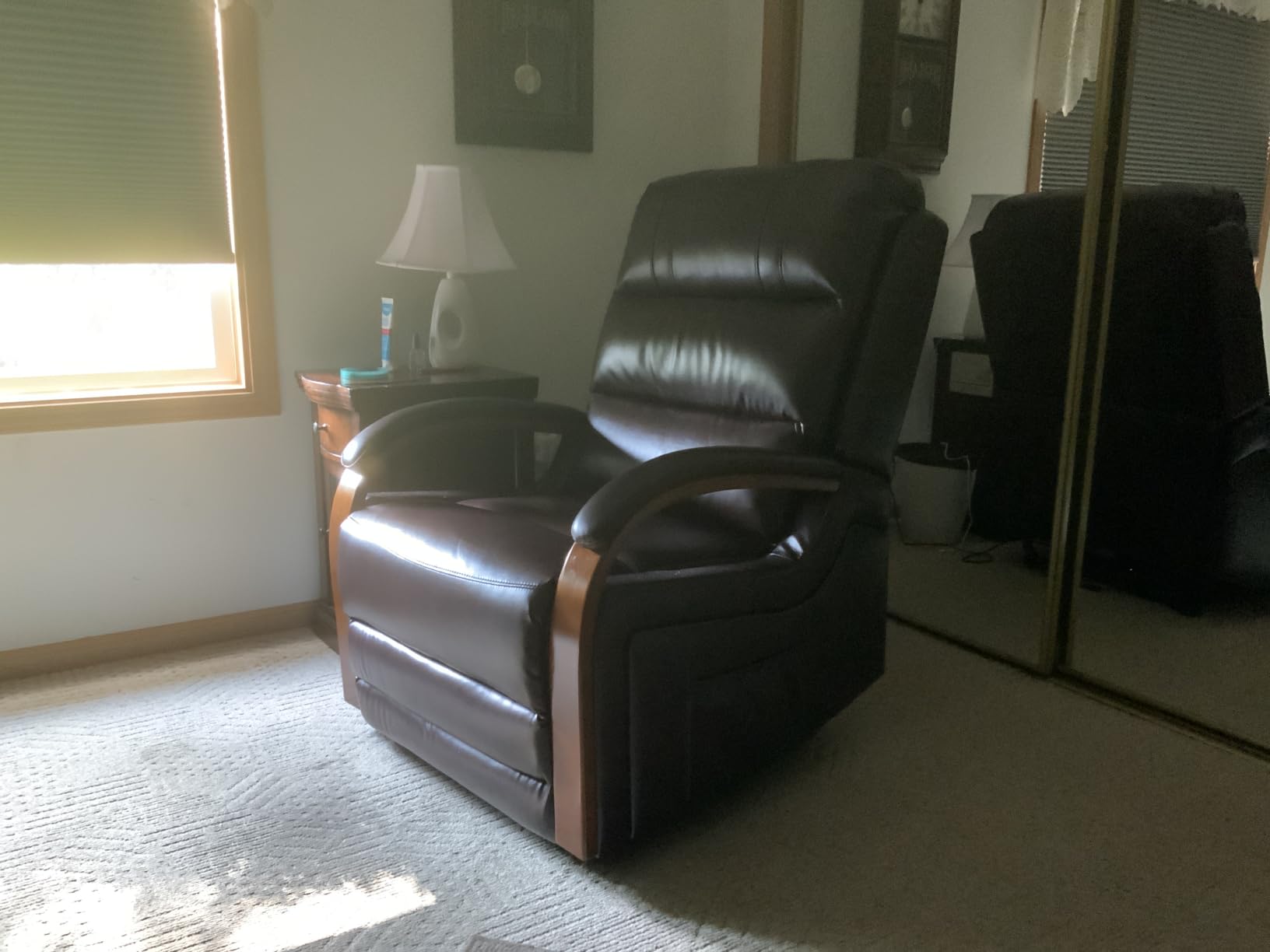 Trustyue Dual Motor Power Lift Recliner Chair, Lift Chair with Massage and Heat for Elderly, 180° Lay Flat Recliner, Standing Assistance,Infinite Position Reclining, Living Room Chair Beige customer photo 1